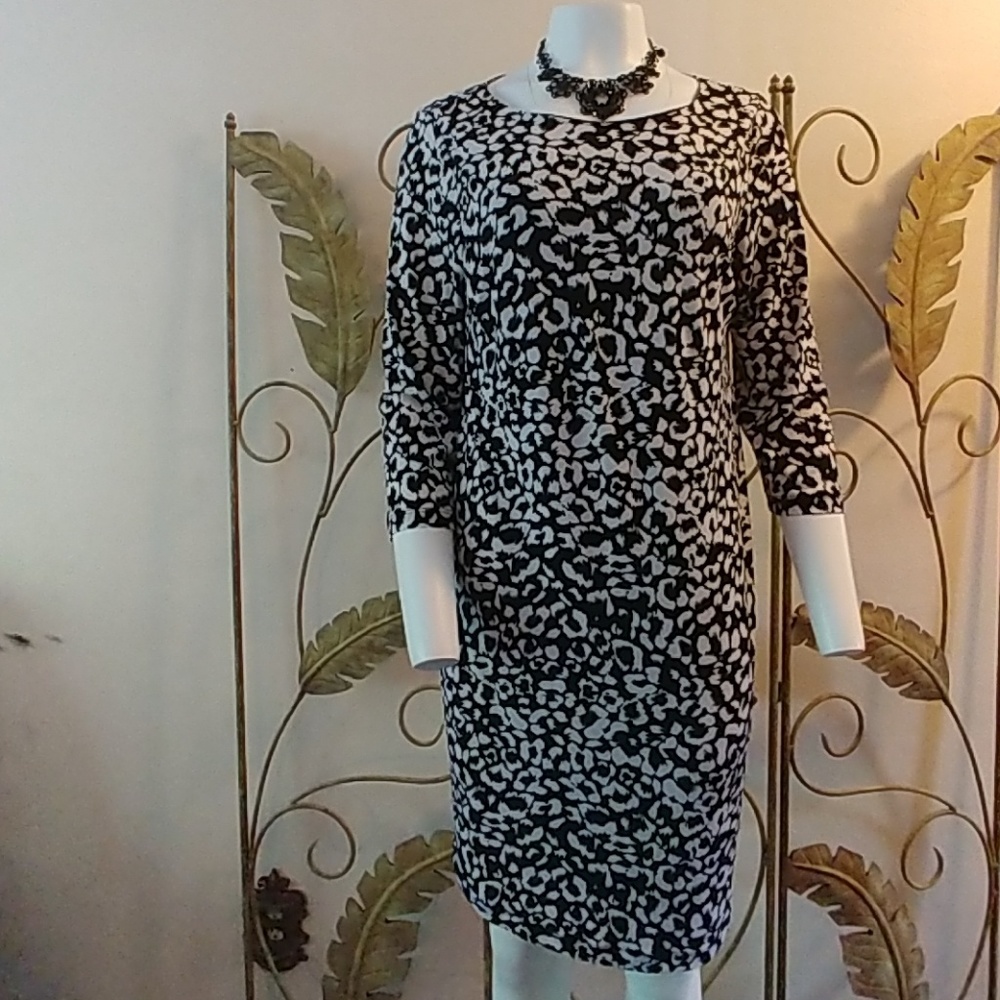 Chicos Black & White Dress With Shaper Slip S